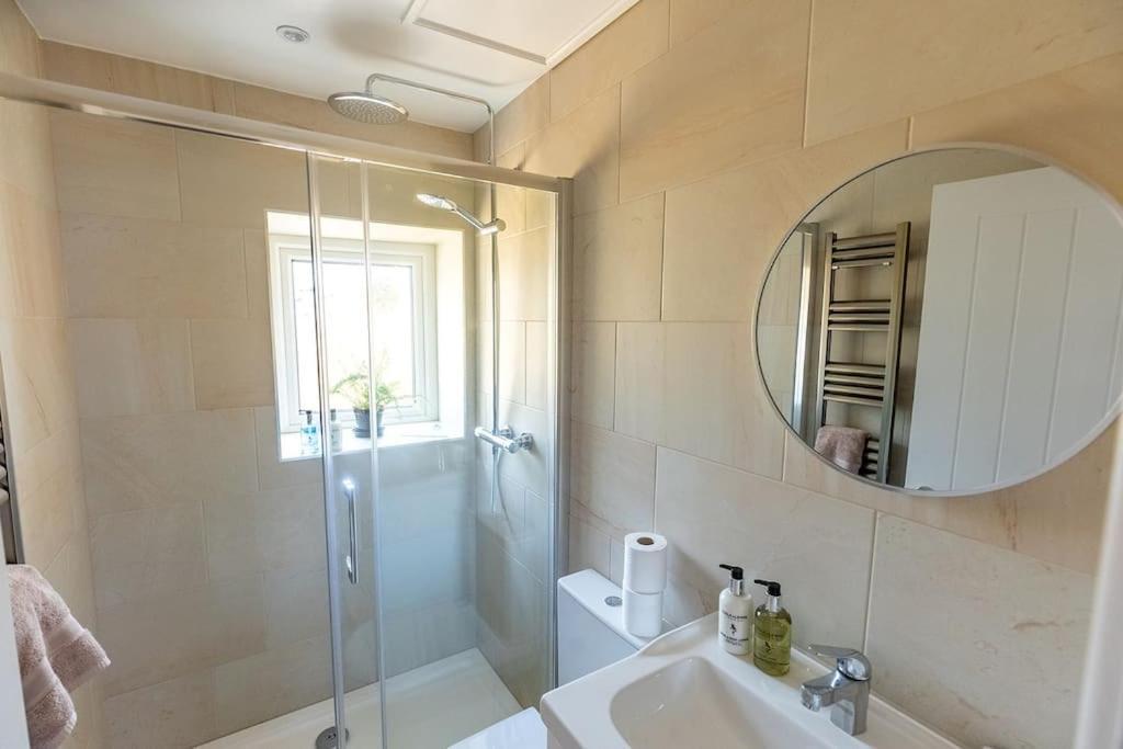 Central Buxton - Modern Cottage - Peak District Екстер'єр фото