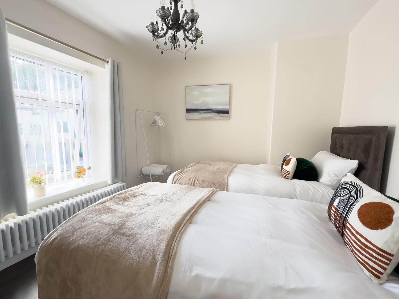 Central Buxton - Modern Cottage - Peak District Екстер'єр фото